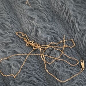 2 Broken 14k Gold Neclaces 1.53g 1 925 Sterling Chain 89.08g